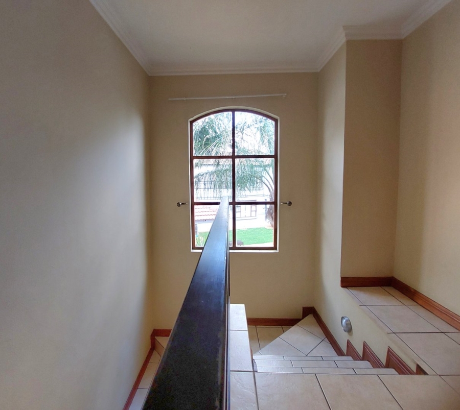 3 Bedroom Property for Sale in Gateway Manor North West